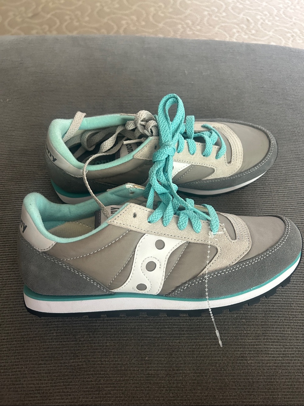 Saucony Originals Women's Jazz Low Pro Sneaker,Grey/White 7.5 NWT - Picture 6 of 10